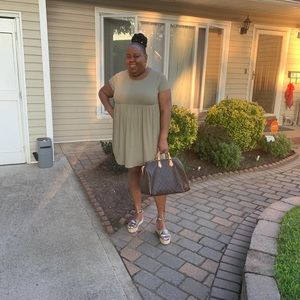 Meet your Posher, Danielle